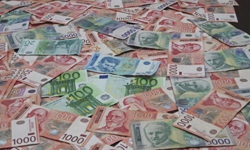 Uhapšen bankar koji je uzeo 50.000 evra sa računa klijenata