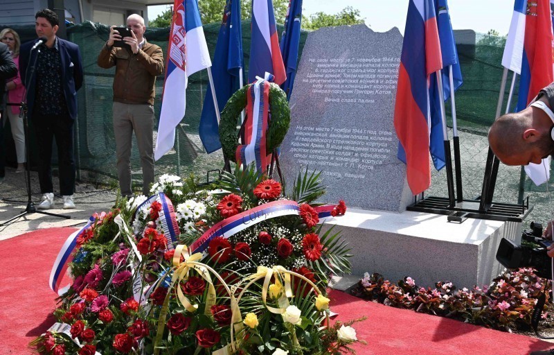 Svečano otvaranje spomenika podignutog na mestu „Niškog incidenta“