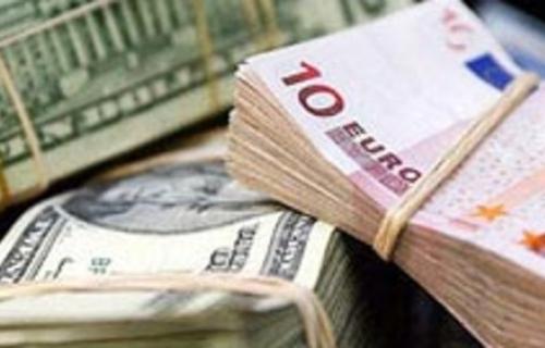 Долар стиже евро за шест месеци