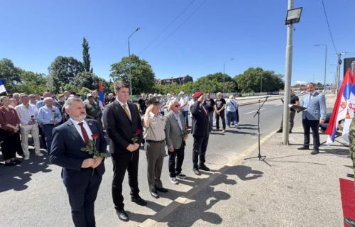 Полагањем венаца на спомен-плочу херојима са Кошара у Нишу обележена је 27. годишњица завршетка једне од најтежих битака током 1999. године. Обележена годишњица Битке на Кошарама: Сећање на хероје који су бранили границу