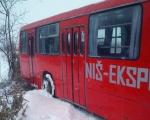 Аутобус Ниш експреса стајао 35 сати у снегу код Џигоља