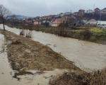 Услед изливања реке Топлице и даље ванредна ситуација у општини Куршумлија