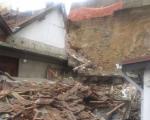 Klizište srušilo kuću u centru Lebana, ugroženo na desetine domaćinstava