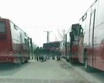 Preko 80 autobusa pristiglo u Leskovac na miting naprednjaka (VIDEO)