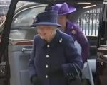 Kraljica Elizabeta se nedeljama ne pojavljuje u javnosti, da li je na pomolu odlazak u penziju