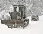 Vojska čisti sneg u zavejanim krajevima