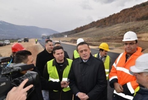 Министар присуствовао асфалтирању ауто-пута према Пироту