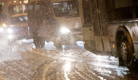 Хаос на улицама: Снег и саобраћајке на све стране!
