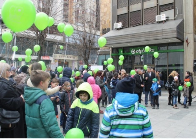 И у Врању полетеле балони за децу оболелу од рака