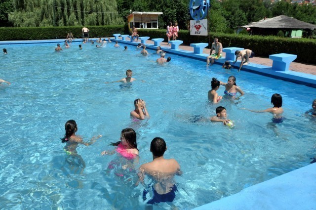 Градски базен у Прокупљу спреман за купаче