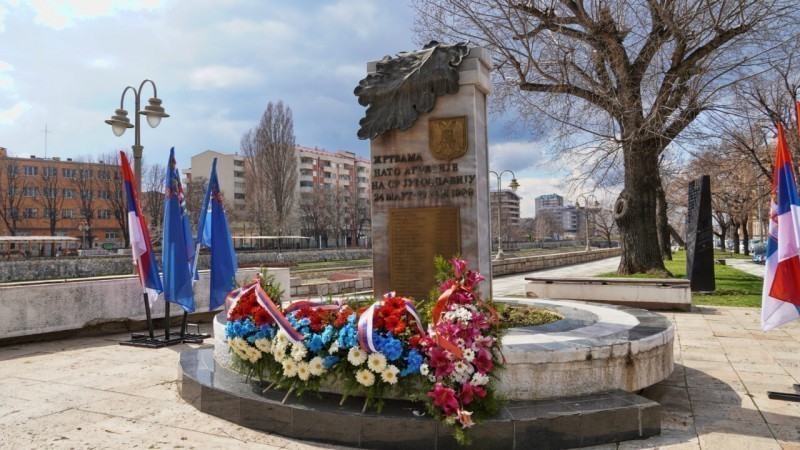 Niš polaganjem venaca obeležio spomen na žrtve NATO bombardovanja