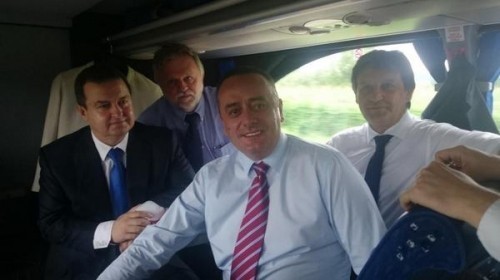 Ovako su se ministri provodili u autobusu za Niš (Foto)