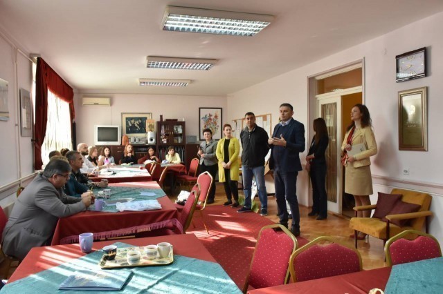 Банђур и Костић у посети Специјалној школи "Бубањ"