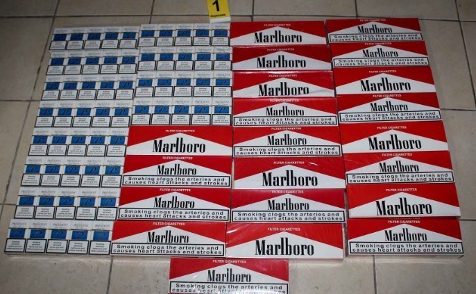 U stanu Nišlije pronađeno skoro 100 kg duvana i više od 2.400 paklica cigareta