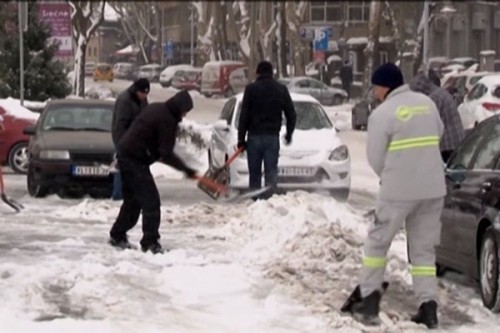 Паркинг сервис Ниш: Места за паркирање чисте се од снега по приоритетима
