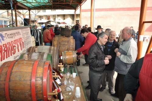 Дани вина у Прокупљу: Пило се и вино и ракија (Фото)