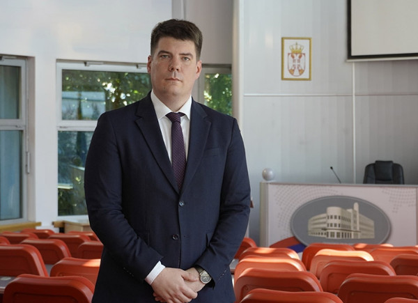 Nikolić prvi put za govornicom gradskog parlamenta