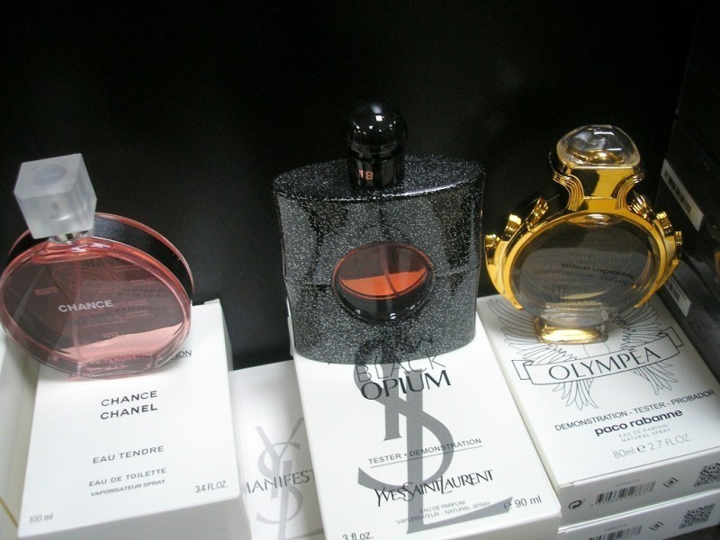 Gradina "zamirisala" švercom parfema uoči Dana žena