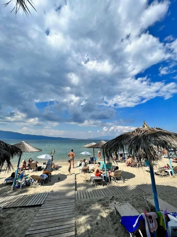 Ko nije posetio "Ecstasy Beach Bar" u Stavrosu nije osetio srpski duh tog grčkog primorskog mesta