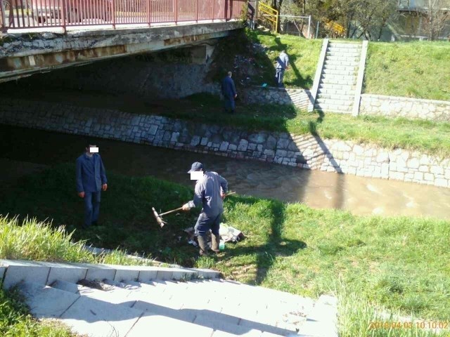 Akcija čišćenja korita Gabrovačke reke, radili i zatvorenici KPZ-a