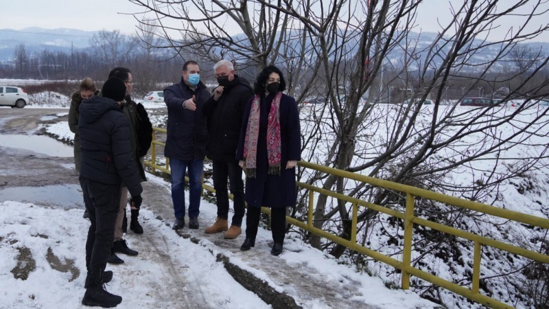 Ојачање бедема Нишаве - градоначелница и директор “Србијаводе” обишли угрожена подручја
