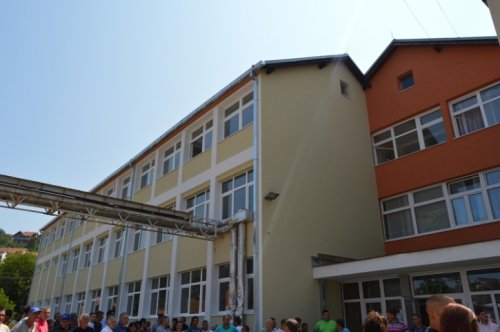 Средња школа у Грделици добила нову фасаду