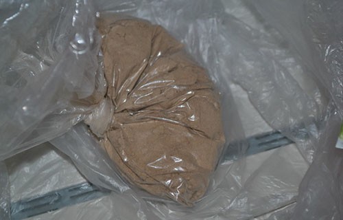 Policija ih jurila - izbacili paketić heroina iz automobila