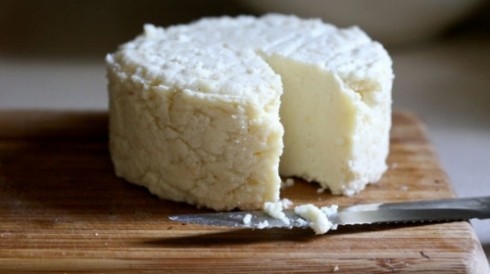 Опрез: У Продаји шверцовани сир сумњивог квалитета