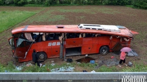 Vozač ''Niš Ekspresa'' izgubio kontrolu nad autobusom: Putnici leteli po autobusu!