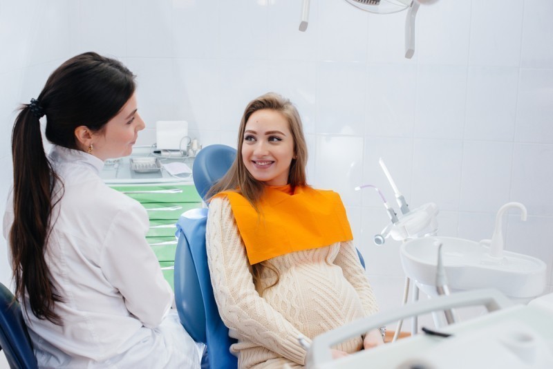 Да ли је снимање зуба безбедно за труднице?