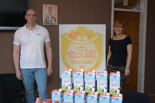 Pred Svetski dan mleka "Imlekovi" paketići za nezbrinutu decu