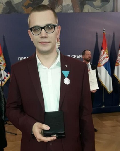 Председник Србије одликовао нишког студента Јована Милића, сребрном медаљом за заслуге