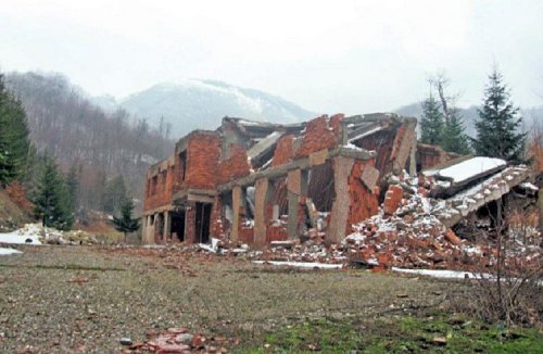 Karaula Košara uništena NATO bombama, Foto:crveneberetke.com