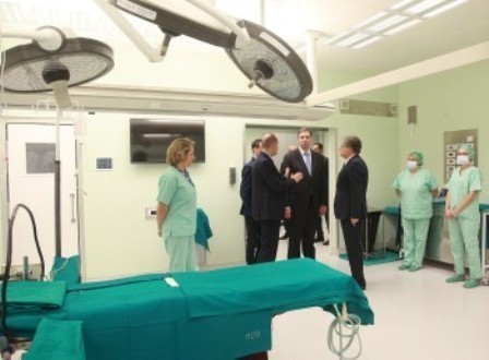 Premijer Vučić obišao Klinički centar u Nišu