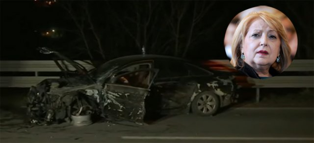 Аутомобил у коме се налазила Ђукић Дејановић готово потпуно је уништен (Принтскрин РТС)