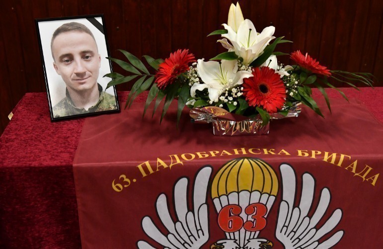 Ниш: Комеморација припаднику 63. падобранске бригаде Огњену Трајковићу