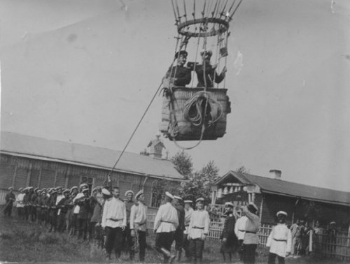 Kosta Miletić u balonu tokom školovanja u Rusiji 1902. godine