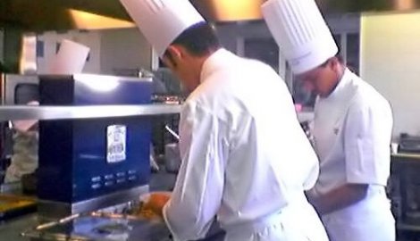 Austriji potrebno 29.000 konobara, kuvara i pomoćnika. Minimalac: 1.400 evra