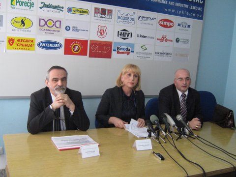 Sa konferencije za novinare Slađane Backović i saradnika u Regionalnoj privrednoj komori u Leskovcu