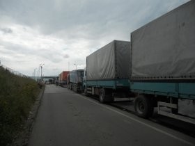 Камионџије прете блокадом пута