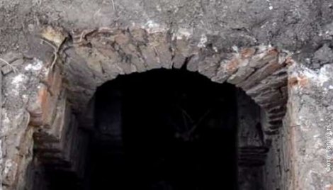 Гробница митрополита Нектарија остаје у центру Пирота