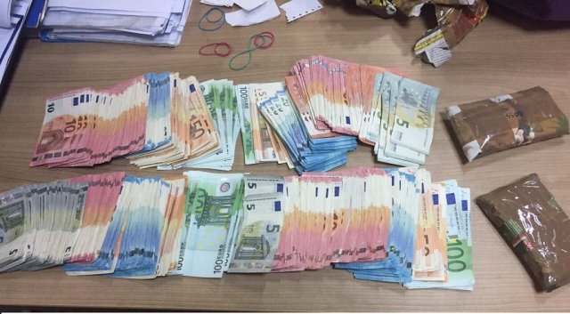 40.000 evra u kutiji od inhalatora i novinskom papiru (FOTO)