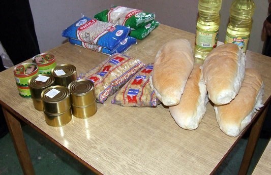 Paketi sa hranom kao pomoć Crvenog krsta najugroženijim Prokupčanima