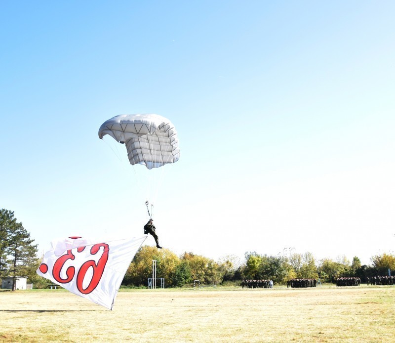 Najbolji su niški padobranci: Obeležen Dan vojnih padobranaca