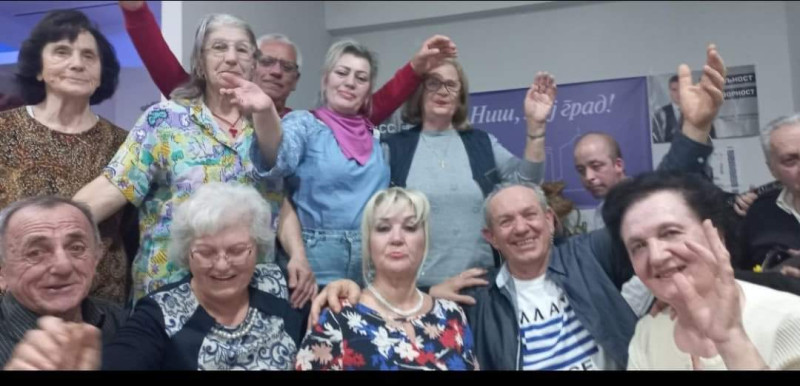 Niški penzioneri obeležavaju Svetski dan poezije uz pesnike i grčku muziku