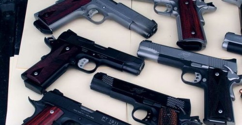ПУ Ниш: Заплењено 17 гасних пиштоља у међународном возу