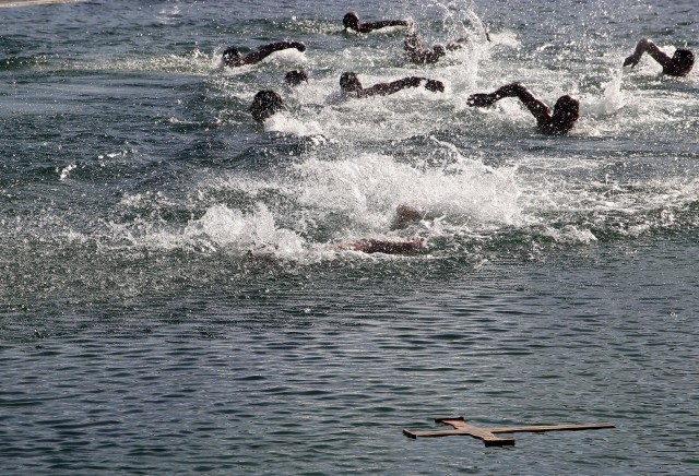 35 пријављених за Богојављенско пливање на нишком базену "Чаир"
