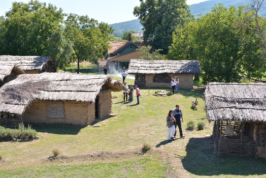 Dokumentarni film o životu u neolitskom naselju Pločnik