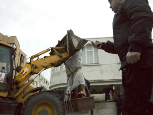 Да ли ће косметски Срби платити највећу цену рушења споменика у Прешеву?