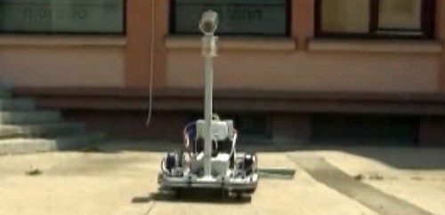Prvi niški robot „šljakator“!